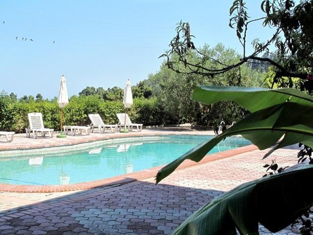 Skentos Hotel Kриопиги Екстериор снимка